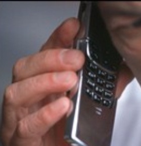 Hombre_y_celular_jpg_480x290_crop-0_upscale_q95